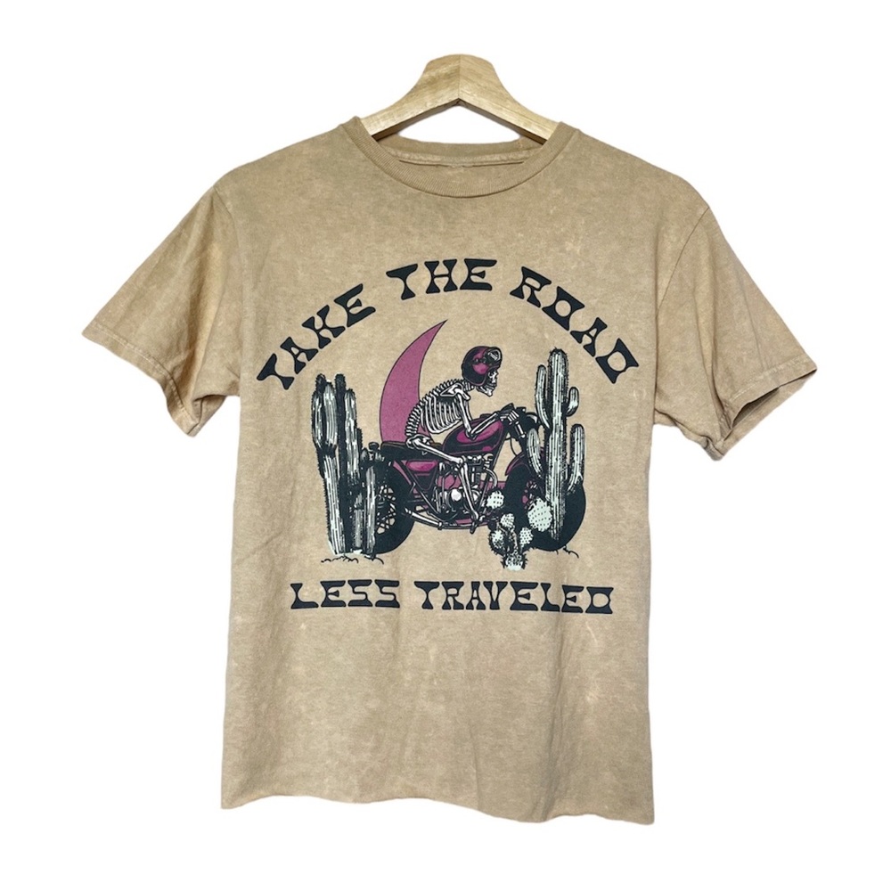Road Less Traveled NWOT Graphic Tee